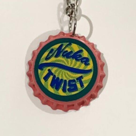 Fallout 4 Nuka Twist Cap Keychain - 3.5inch Gaming Keychain - Picture 4 of 7